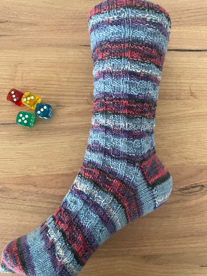 Selbstgestrickte Socken Gr. 40/41 mit Muster aus Schurwolle in Mainz