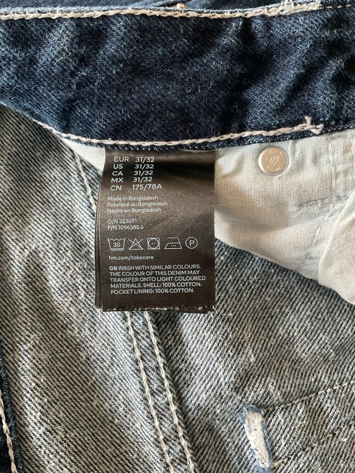 Jeans Männer Gr 31/32 dunkelblau in Lörrach