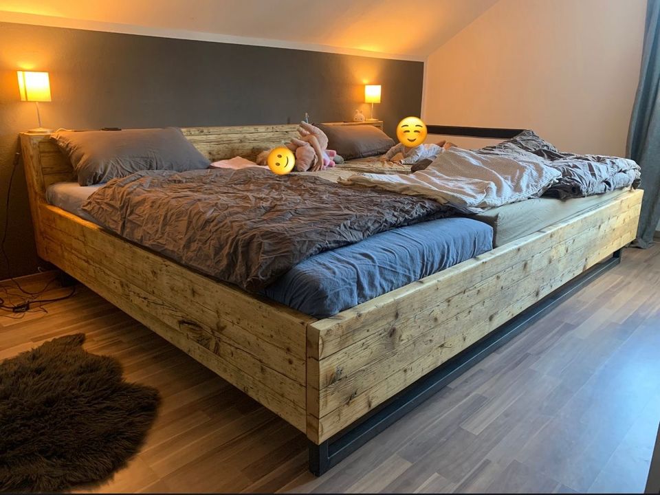 Familienbett Minna - massiv - Holzbett - Altholz - Schlafzimmer in Gifhorn
