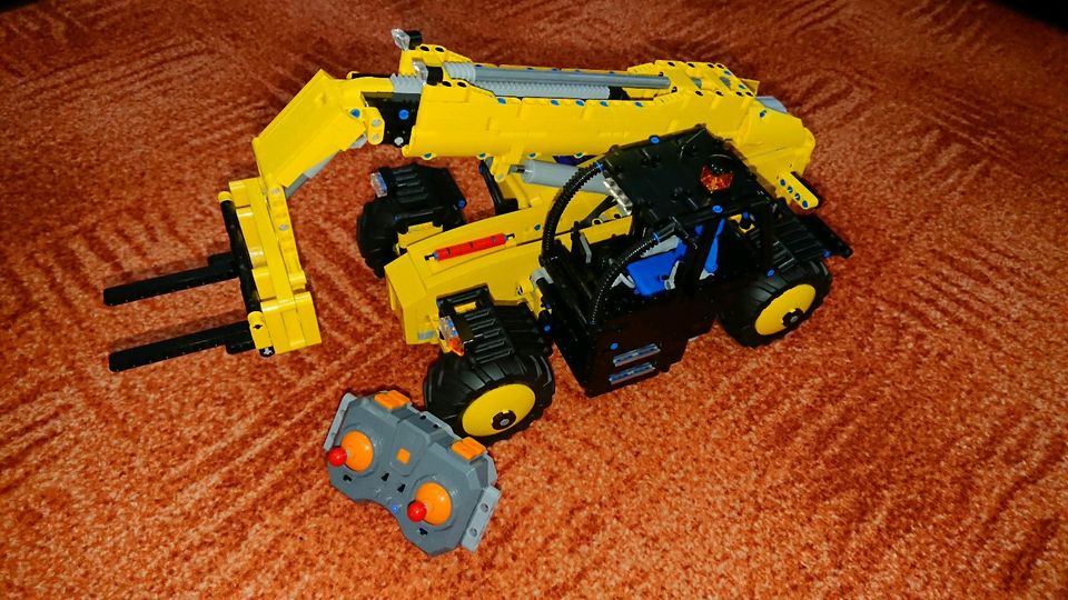 ! Achtung Lesen ! Lego Technic Teleskoplader 5x Motor Technik Moc in Üttfeld