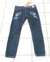 NEUE blaue Jeans Slim mit Blumendekor oben Größe 38 Kr. München - Neubiberg Vorschau