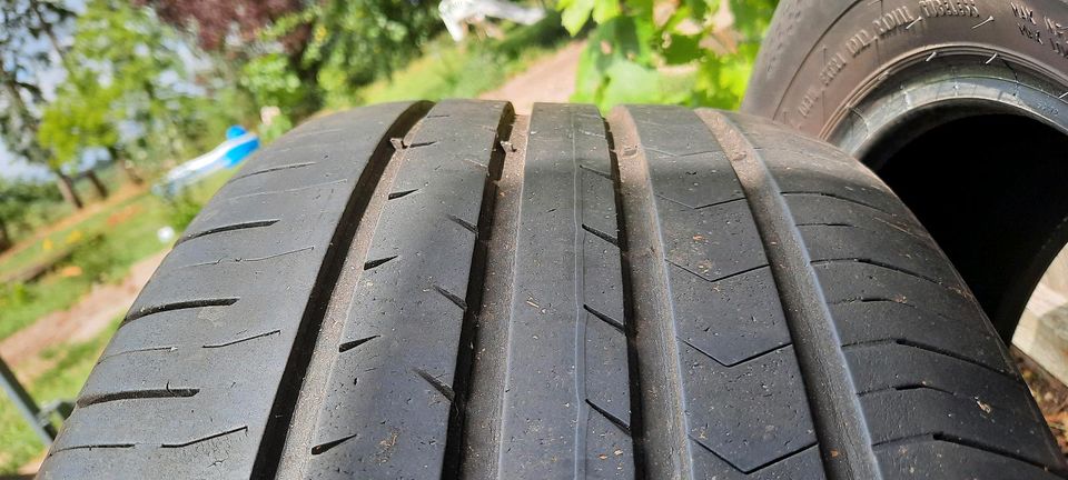 2x Sommerreifen 235/55R17 103W Continental DOT0518 5,5-6,2mm in Pronstorf