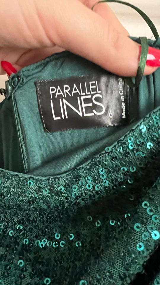 Parallel Lines Asos Maxikleid in Smaragdgrün mit Pailletten S36 in Frankfurt am Main