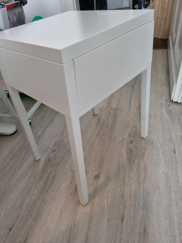 Ikea Selje kleiner beistell- Nachttisch weiß in Oberhausen