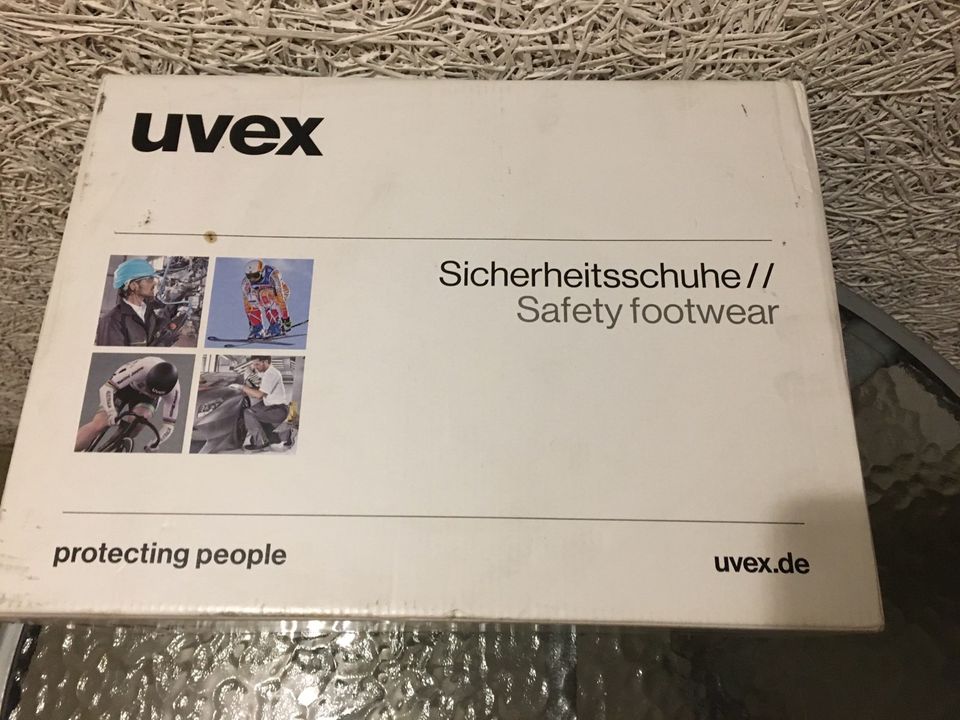 UVEX SICHERHEITSSCHUHE GRÖSSE 44 in Esslingen