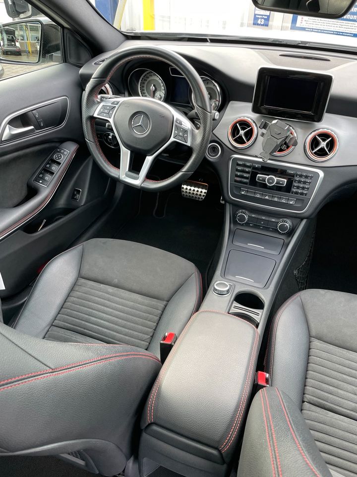 Mercedes GLA 200 AMG Line - Panoramadach in Rheine