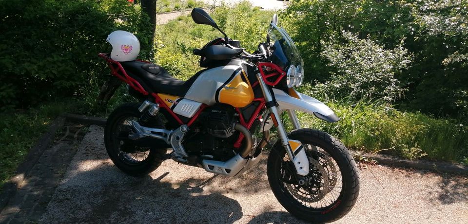 Moto Guzzi V85tt Giallo Mojave in Bingen