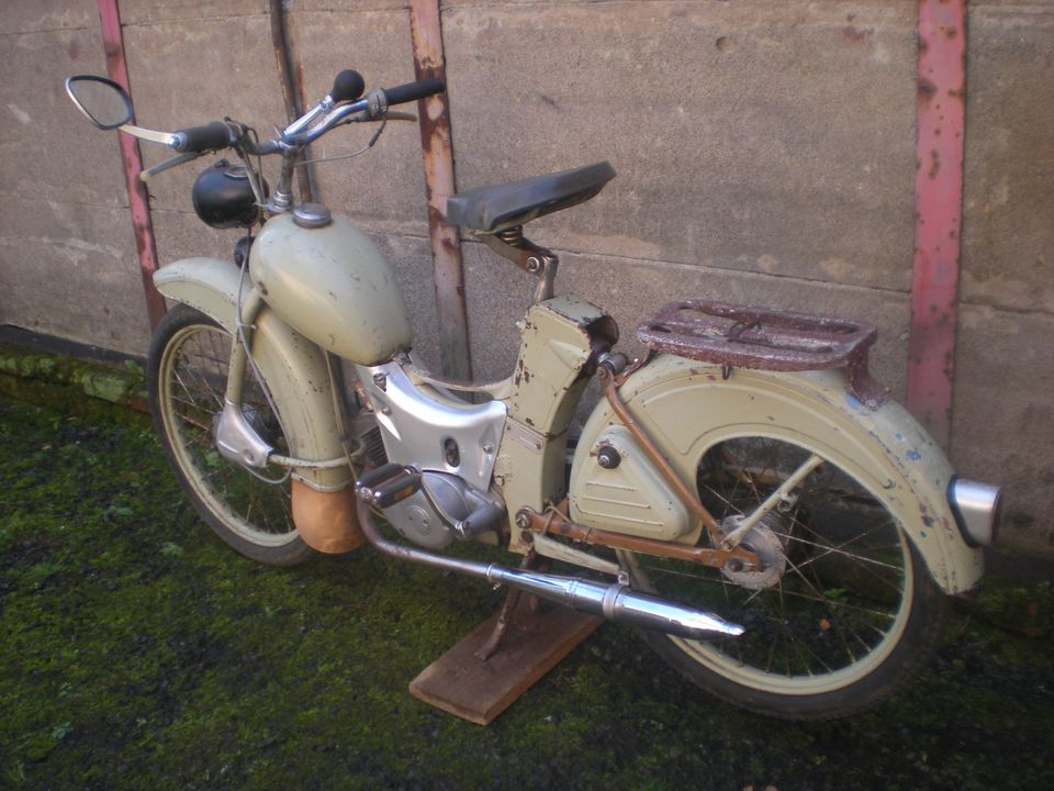 DDR Simson Moped SR2 in Tanna