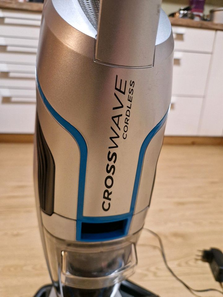 Bissell Crosswave Cordless Staubsauger Wischsauger Haustiere in Preetz