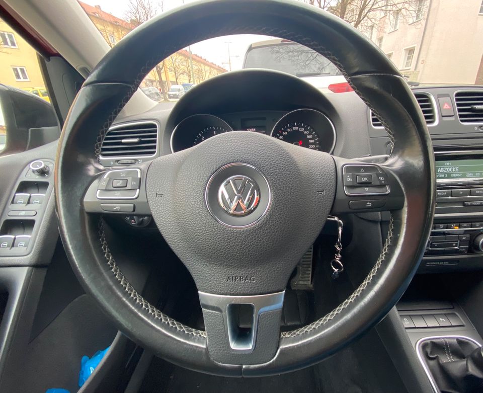 VW GOLF 6  2.0TDI 140PS in München