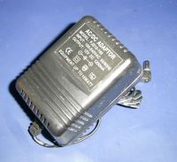 Original Netzteil AC/DC Adaptor FJS10-100 12V/1200mA  PORTOFREI! Nordrhein-Westfalen - Moers Vorschau