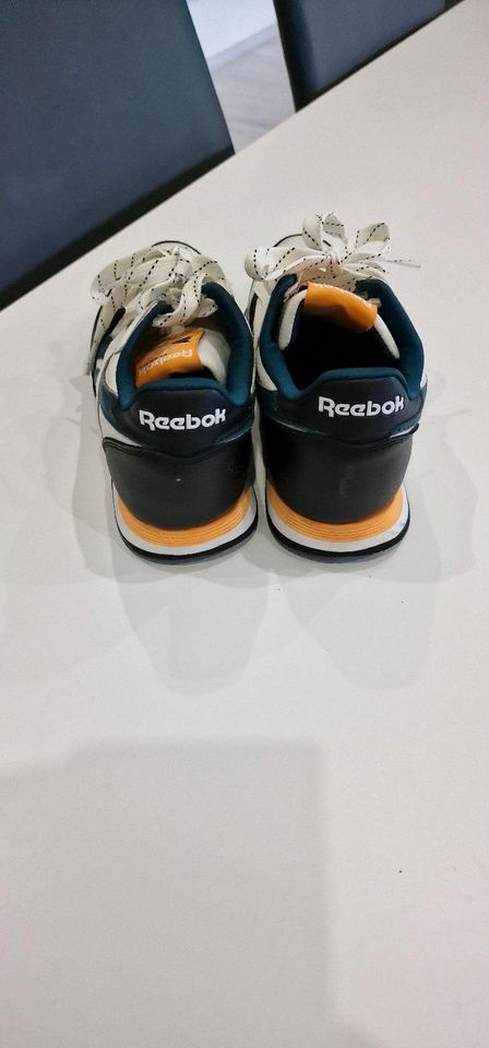 Kinder Sneakers Reebok Größe 35 in Kassel