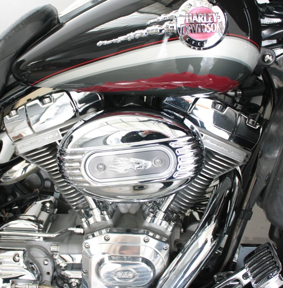 Harley-Davidson FLHTCUSE CVO Screamin' Eagle E-Glide Ultr. Clas. in Meinerzhagen