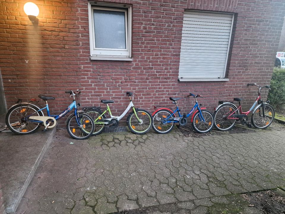 Kinder Fahrräder 4 Stück in Krefeld