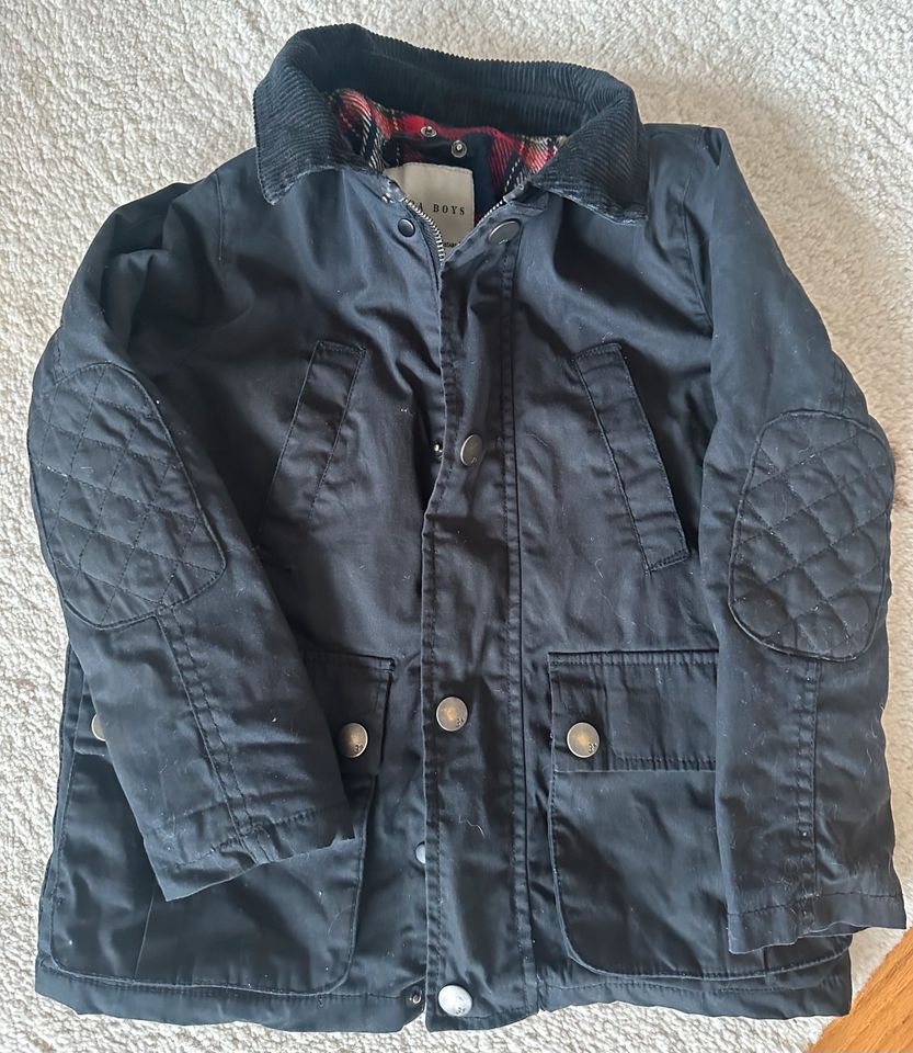 ZARA Kinderjacke, schwarz/Gr. 118 in Hannover