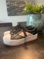 GUESS Sneaker - Gr. 37 - schwarz-rosa Nordrhein-Westfalen - Kleve Vorschau