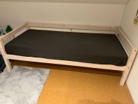 Kinderbett echt Holz mit super Matratze 1m x 1,90m Bayern - Großmehring Vorschau