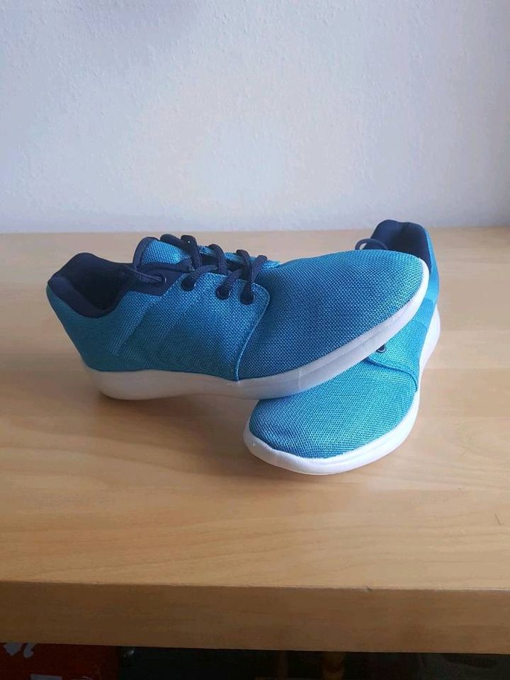 Sportschuhe Sneaker / Neu größe 40 in Karlsruhe