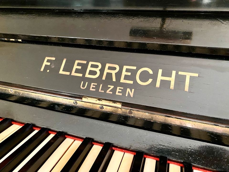 Klavier, ca. 100 Jahre alt, Lebrecht Uelzen, Jugendstil in Sulingen