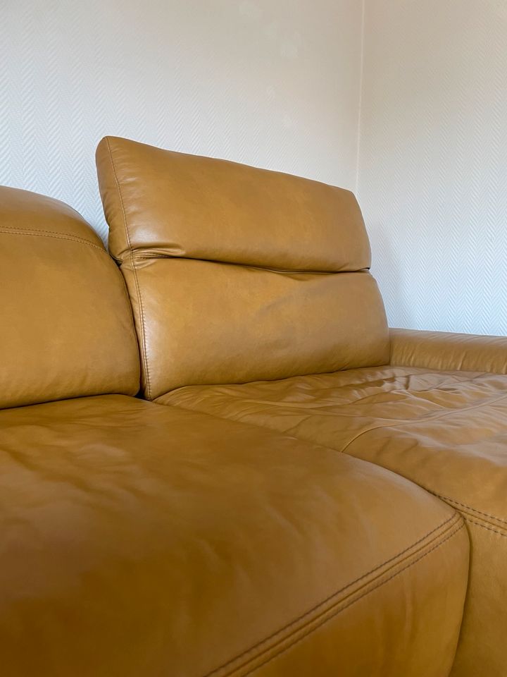 Musterring Couch MR 2490 Leder Kurkuma/Senfgelb/Cognac in Kaiserslautern