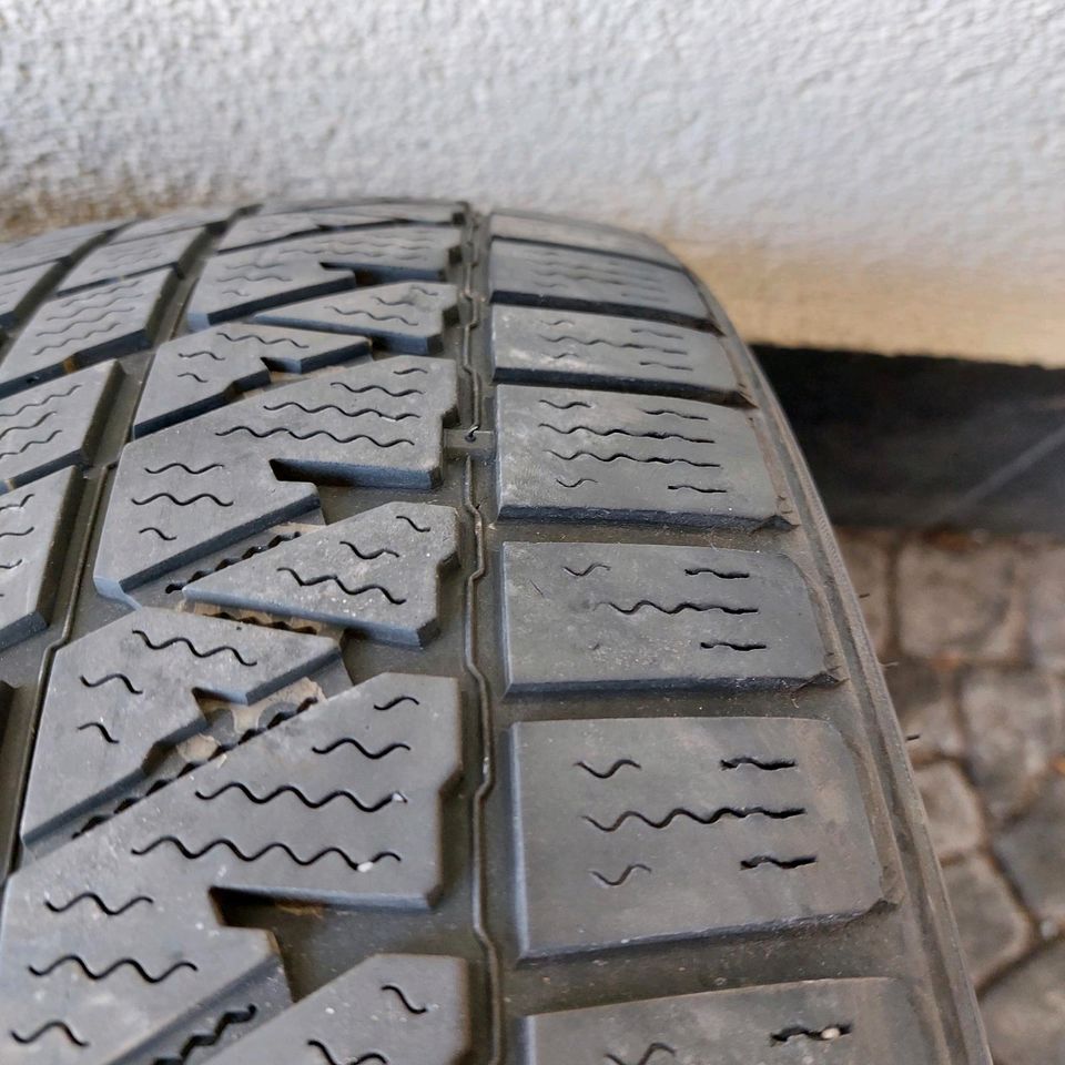 2 Winterreifen Kumho 235/60 R 16 100 H SUV in Hahnenbach