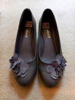 Ballerina Schuh mit Blumen Applikation Sachsen - Görlitz Vorschau