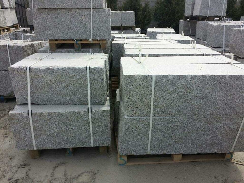 340,42 € / 1 TONNE ✔  40x40x60-140 Granit Mauersteine, gesägt in Karben
