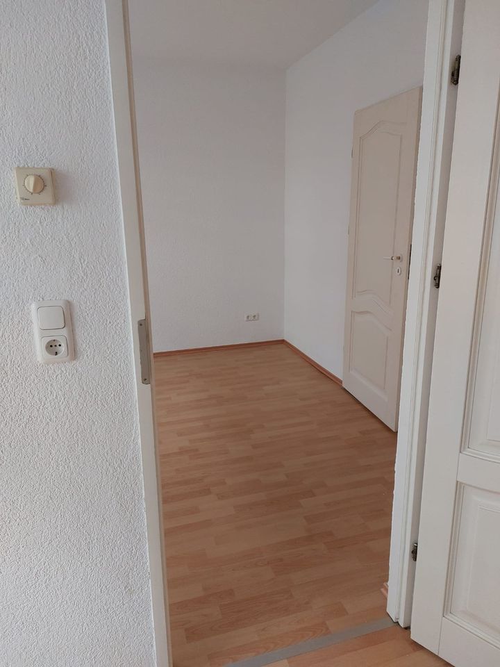 3-Zimmer ETW-Saniert-Hell-Balkon-Leer-Arnstadt-Nähe Krankenhaus in Arnstadt