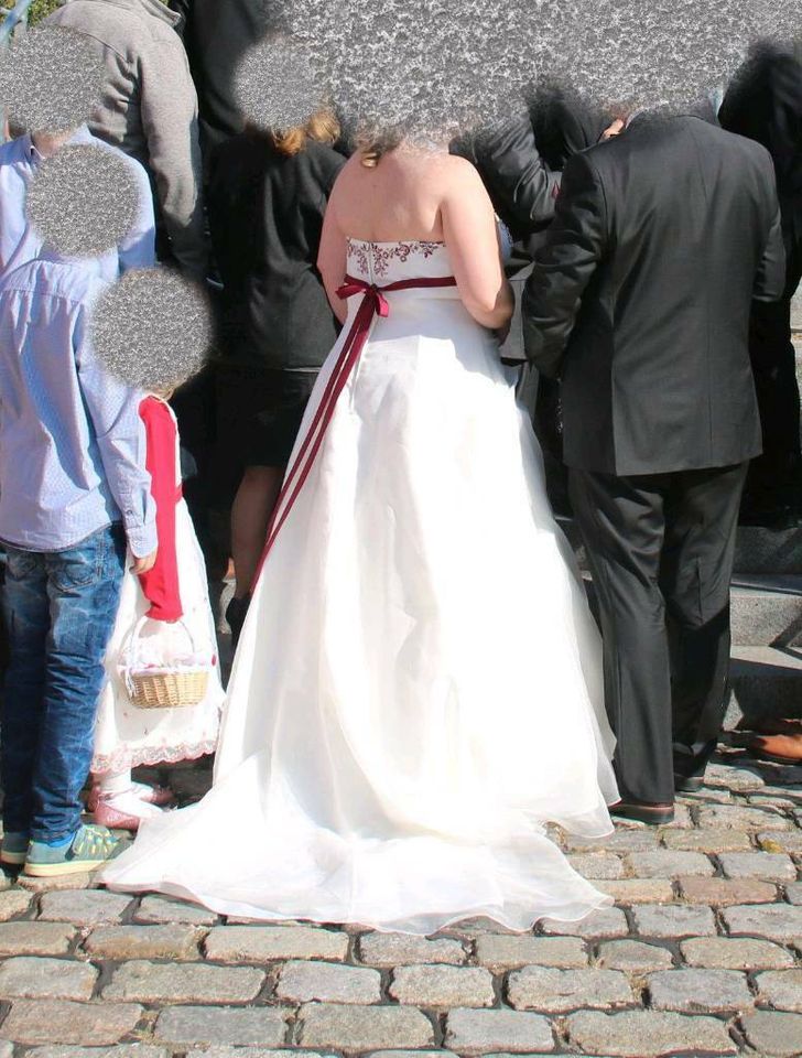 Brautkleid Ladybird Größe 48 bordeaux/ Creme Schnäppchen in Bremen