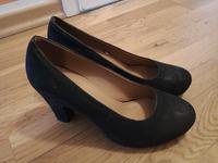 Pumps Absatzschuhe Schwarz Gr. 39 Leipzig - Reudnitz-Thonberg Vorschau