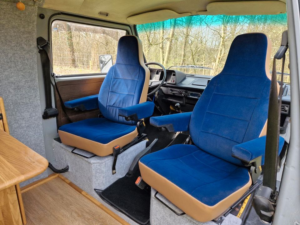 VW T 3 Bus mit H Zulassung komplett restauriert steht zum Verkauf in Wolmersdorf