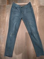 Demi curve mid Rise skinny Levis Gr. 28/32 Hessen - Freigericht Vorschau