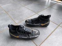 Nike Phantom Fußballschuhe Gr. 35 Hessen - Kalbach Vorschau