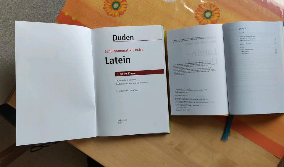 Abiturwörterbuch und Schulgrammatik Latein in Hungen