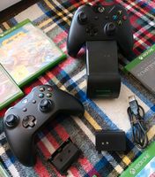 2 Xbox One Controller mit Akku Pack & Ladestation Spiele Drücker Baden-Württemberg - Laudenbach Vorschau