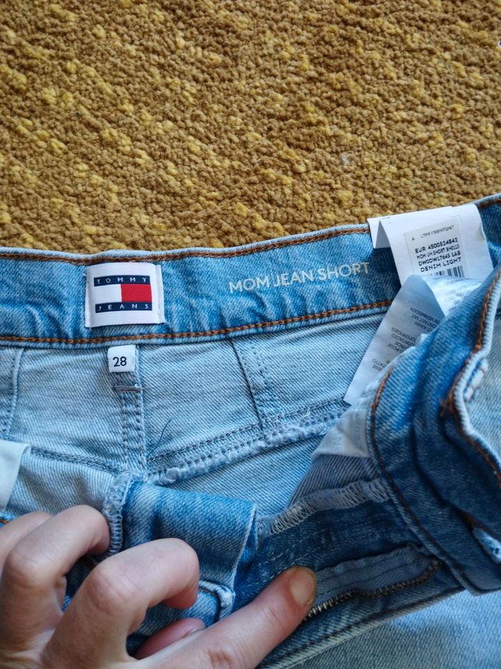 ♥️Tommy Hilfiger Shorts neu mit Etikett, aktuelle Kollektion ♥️ in Weißenfels