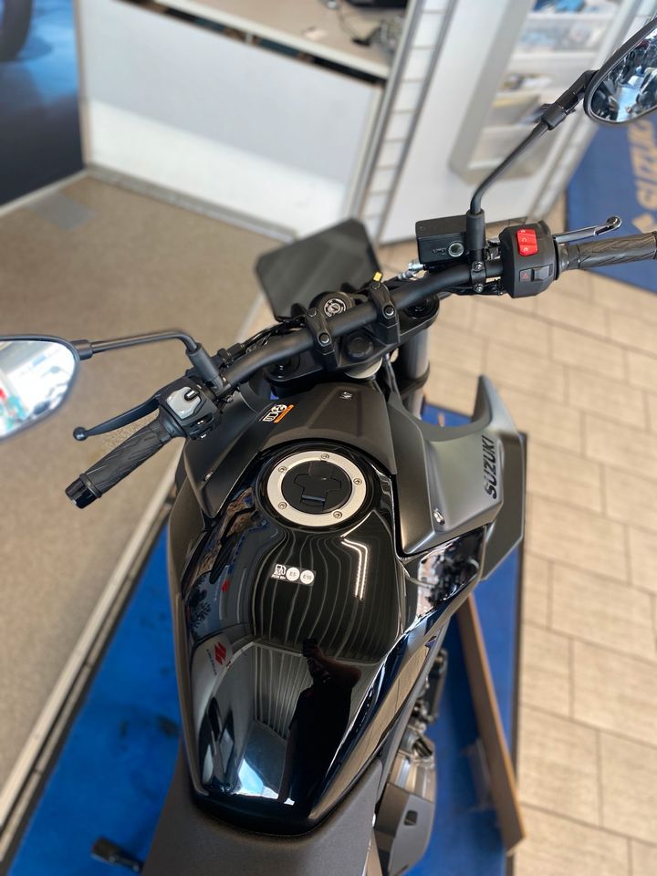 Suzuki GSX-8S**4 Jahre Suzuki Pro Garantie**Führerscheinneulingsrabatt 300€** in Duisburg