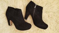 NEU / Clarks Catelina Bay Hochfrontpumps Leder Pumps 5,5 / 39 Nordrhein-Westfalen - Wickede (Ruhr) Vorschau