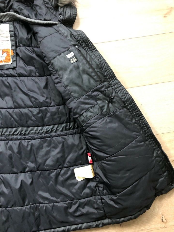 KHUJO Winterjacke Gr. XL in schwarz in Sand a. Main