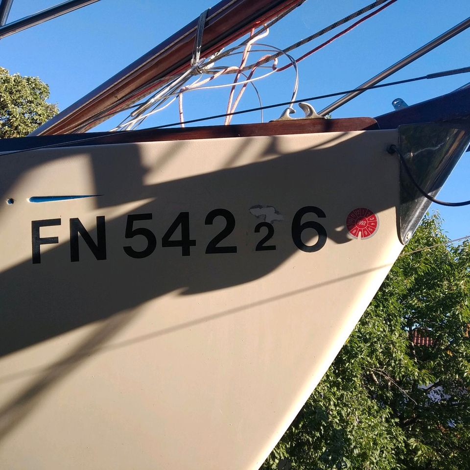 Segelboot Sturgeon 22 mit Hafentrailer in Nattheim