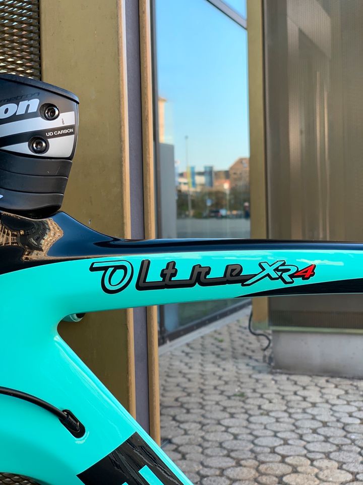 BIANCHI OLTRE XR4 Carbon Rennrad, Shimano Ultegra in Nürnberg (Mittelfr)