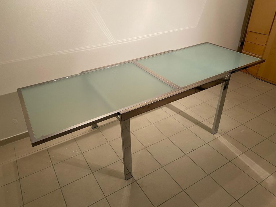 Esstisch 90x120 cm, ausziehbar auf 90x240 cm in Moers