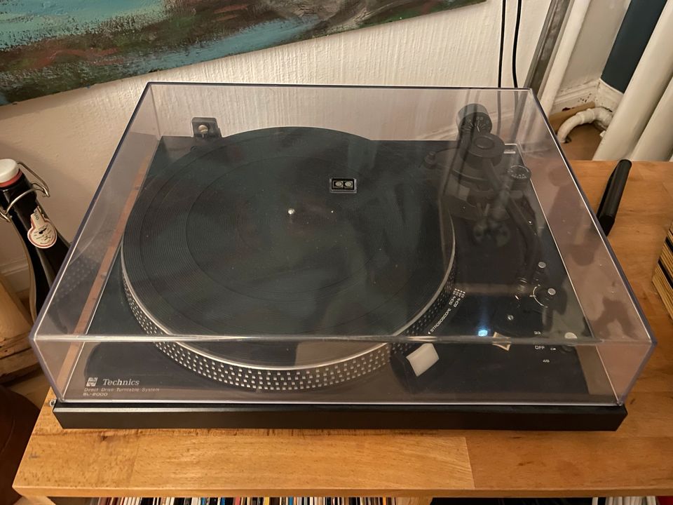 Plattenspieler Technics SL2000 in Wiesbaden