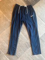 Jogginghose Nike Essen-West - Holsterhausen Vorschau