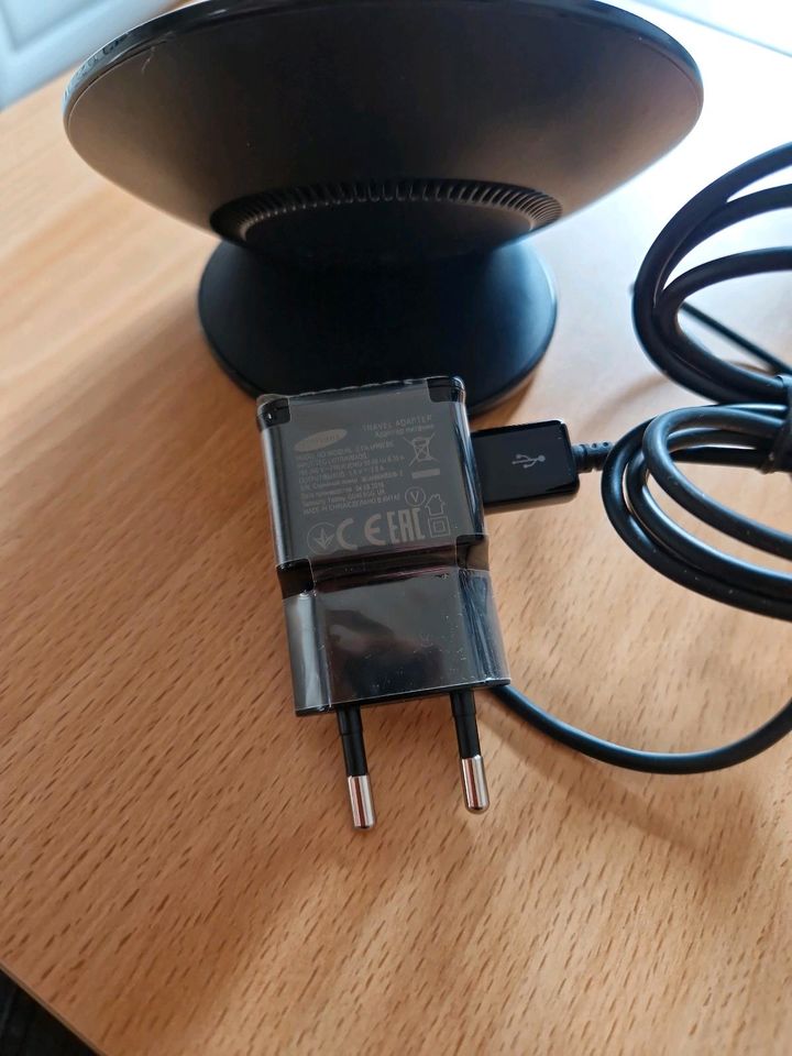 Samsung Wireless Charger EP-NG930 in Schwelm