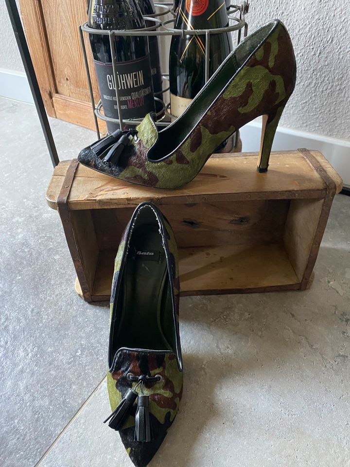 Bata 37 Pumps Camouflage Gr. 37 neuwertig Leder in Falkensee