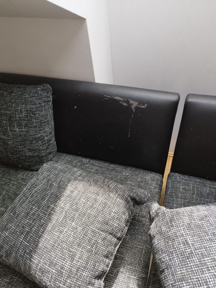 Große couch/Sofa aus Stoff sehr bequem in Rosenheim
