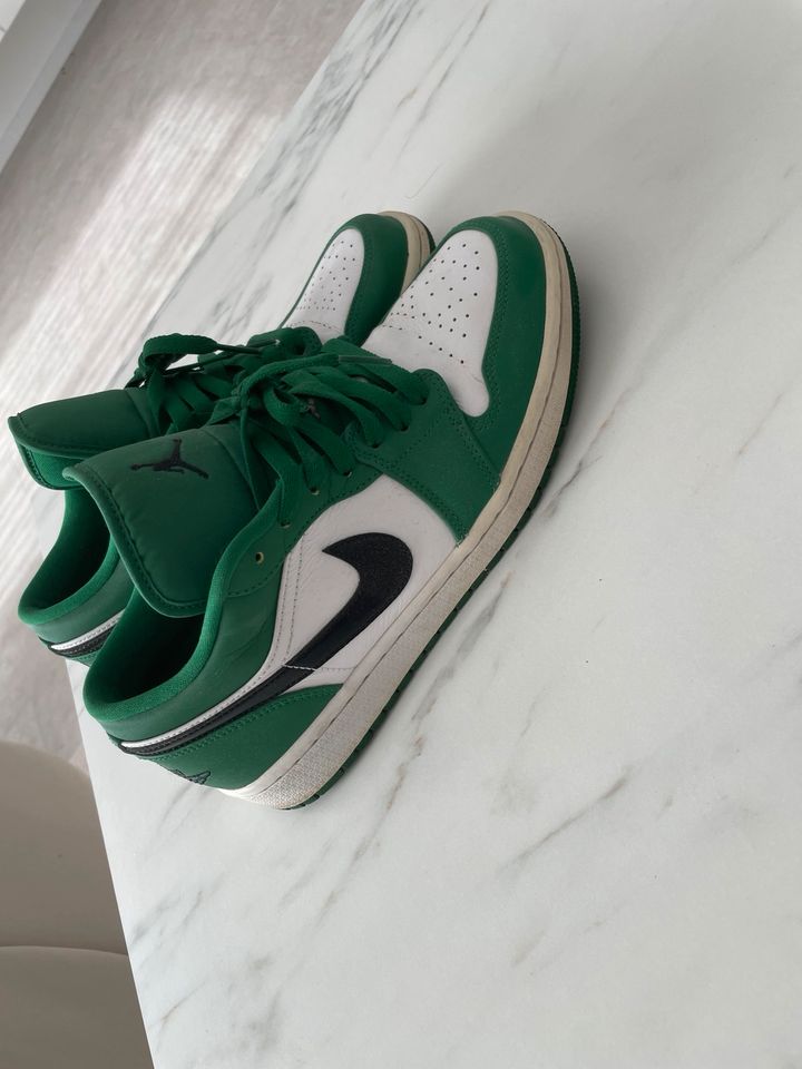 Nike Air Jordan 1 low Größe 42 TOP grün pine green in Herne