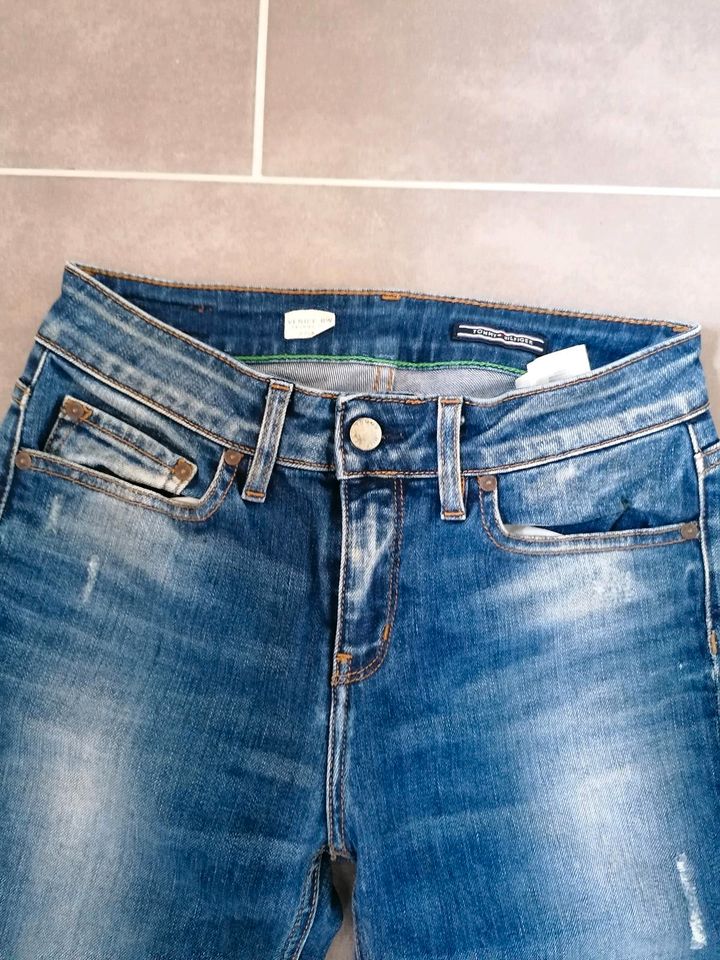 Frauen Jeans Tommy Hilfiger in Überherrn