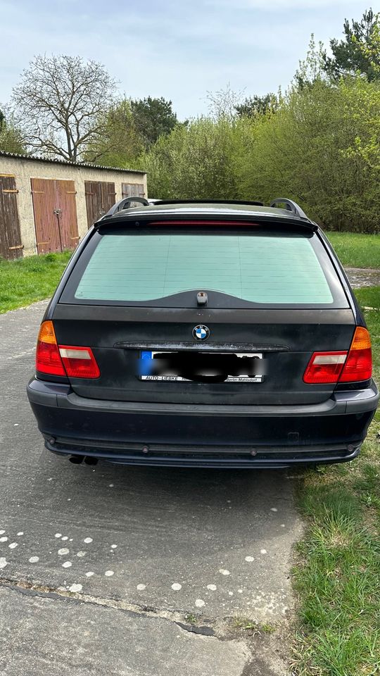 BMW E46 320i Touring Shadowline in Mahlow